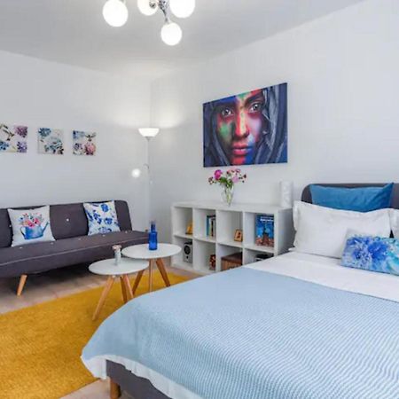 Cosy & Chic Studio Close By Victoria Square Bukarest Exterior foto